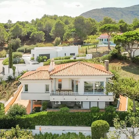 Sarnella, Villa *